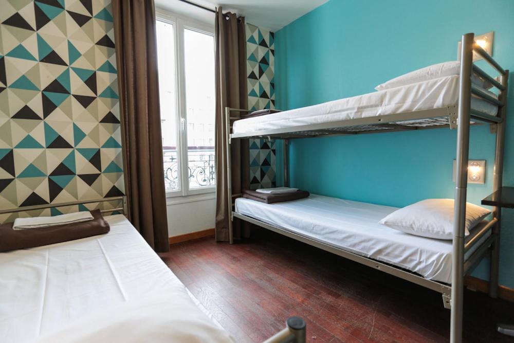 Lit dans Dortoir pour Femmes de 4 Lits